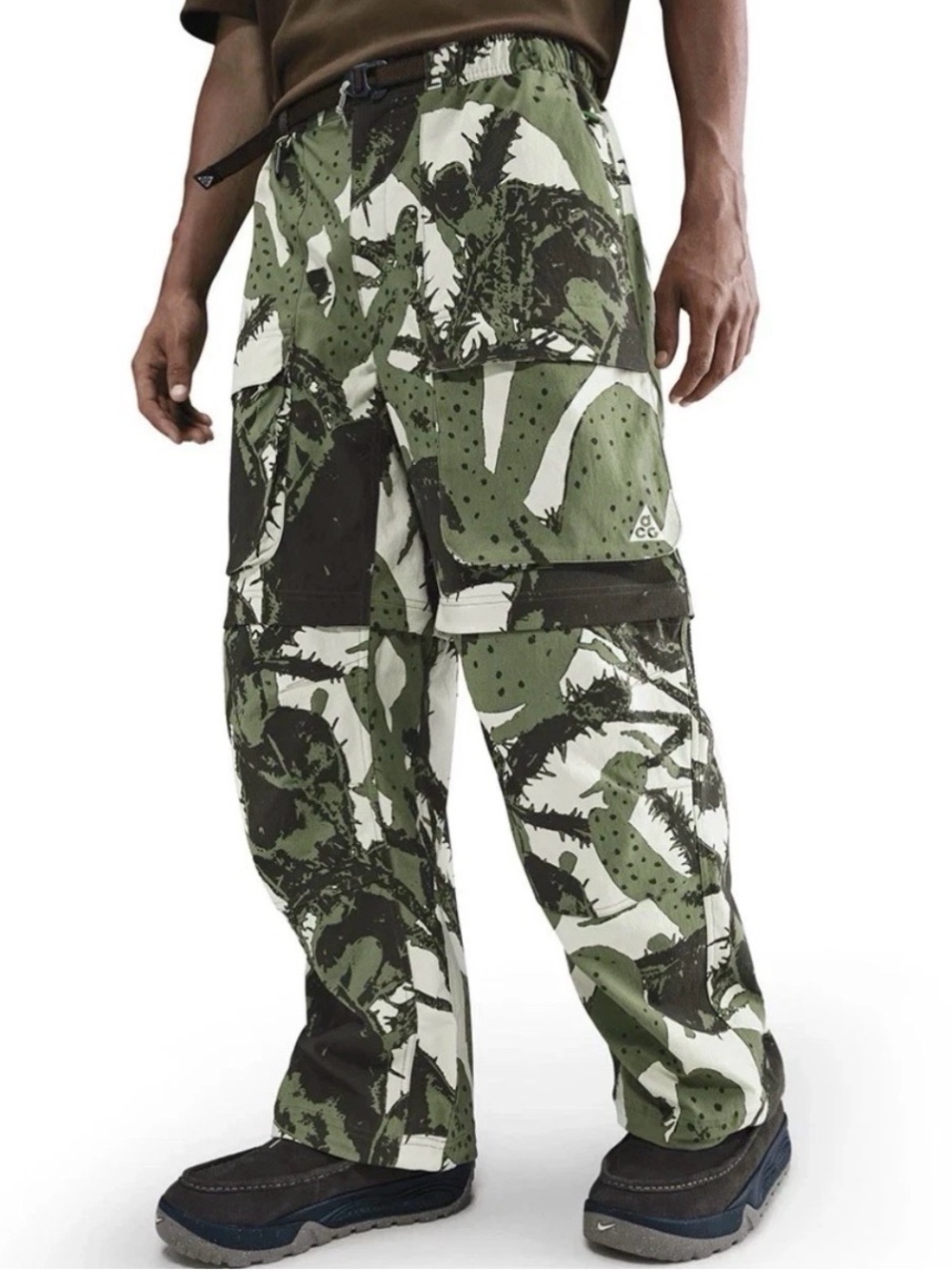 Nike ACG Smith Summit UV Repel 2 In 1 Cargo Pants Camo Green Men's IH3577-229 - Picture 3 of 8
